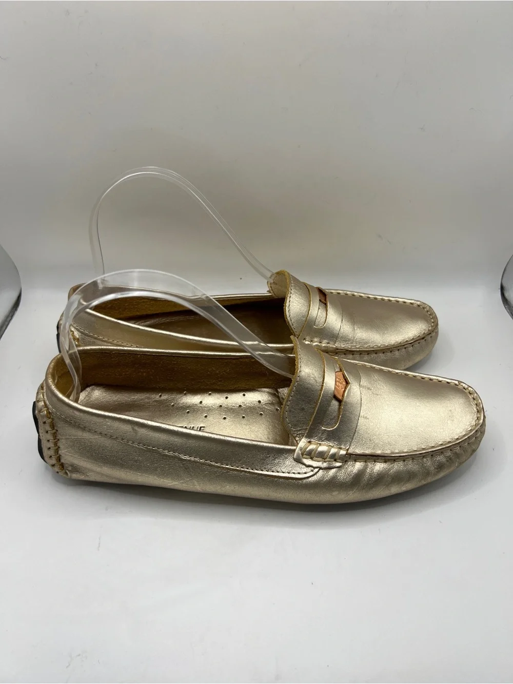 Saks Fifth Avenue Women’s Gold Leather Slip-On Driving Loafer Flats 8.5B